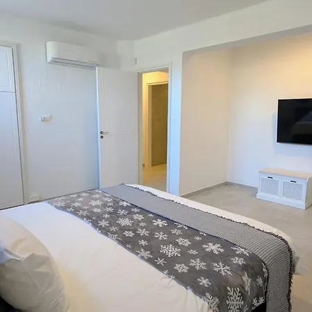 فيلة Galatea Stunning First Line Beachfront Klorakas