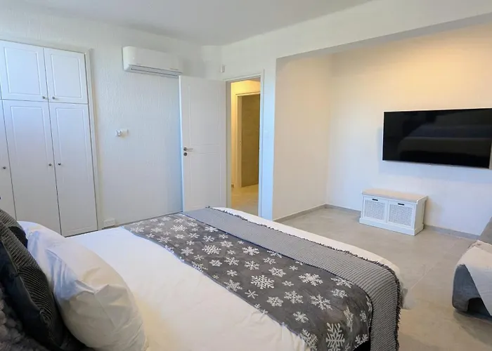 Villa Galatea Stunning First Line Beachfront Klorakas