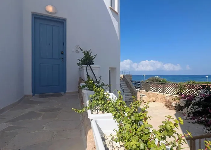 Galatea Stunning First Line Beachfront וילה *